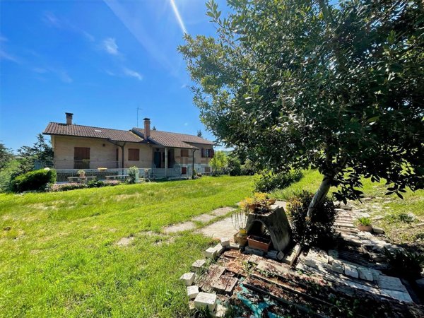 casa indipendente in vendita ad Urbino in zona Centro CittÃ 