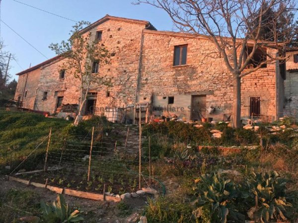 casa indipendente in vendita ad Urbino