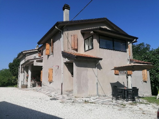 casa indipendente in vendita ad Urbino