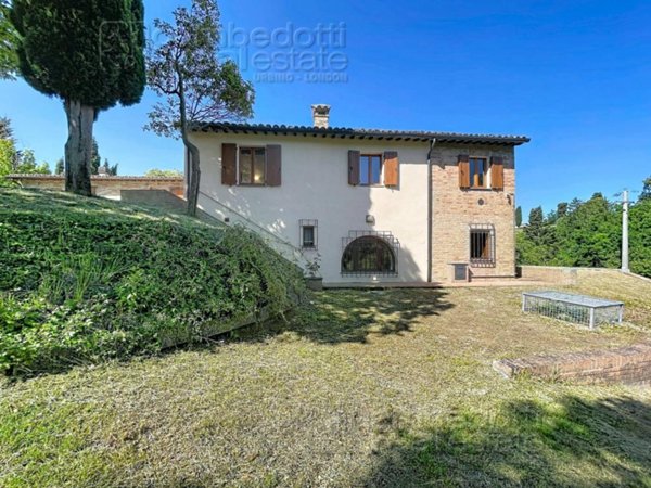 casa indipendente in vendita ad Urbino in zona Centro CittÃ 