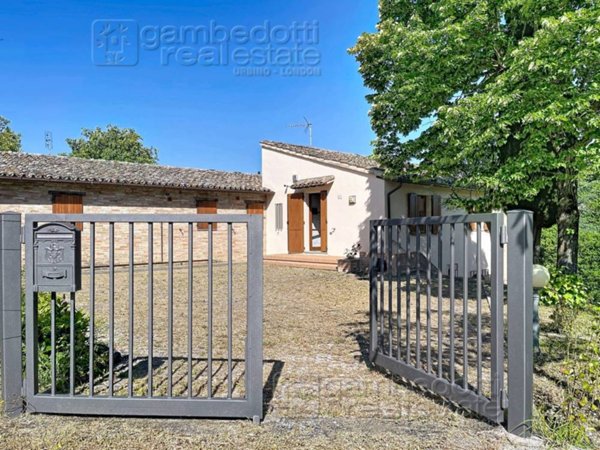 casa indipendente in vendita ad Urbino in zona Centro CittÃ 