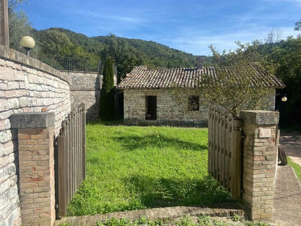 quadrivano in vendita ad Urbino in zona Canavaccio