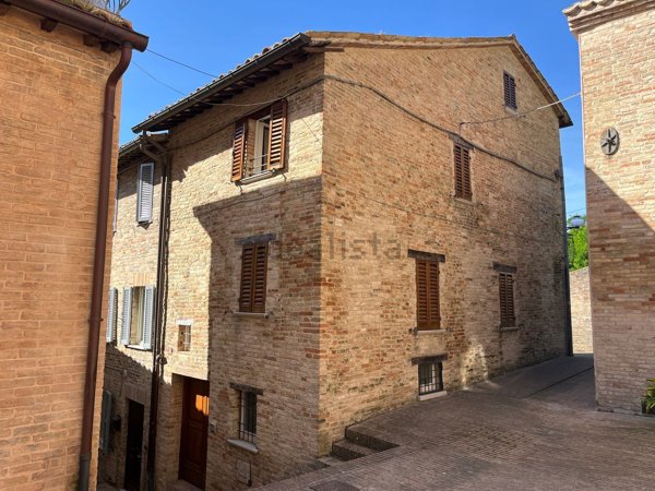 casa indipendente in vendita ad Urbino in zona Centro CittÃ 