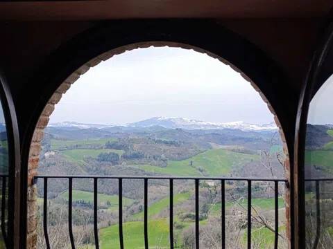casa indipendente in vendita ad Urbino in zona Giardino della Galla