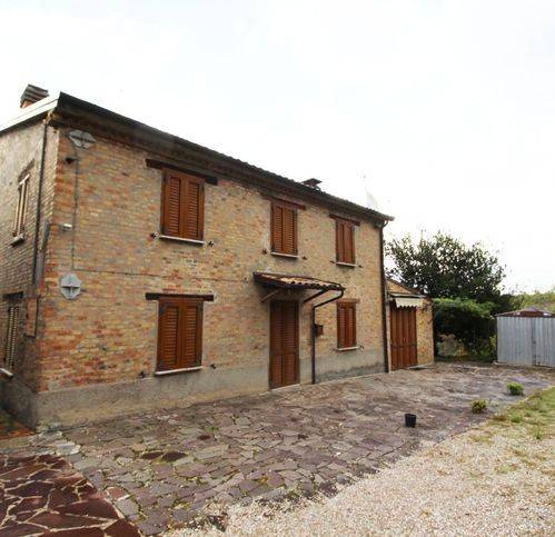 casa indipendente in vendita ad Urbino in zona Tufo