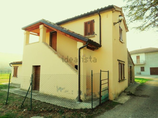 appartamento in vendita ad Urbino in zona Mulino Guerra