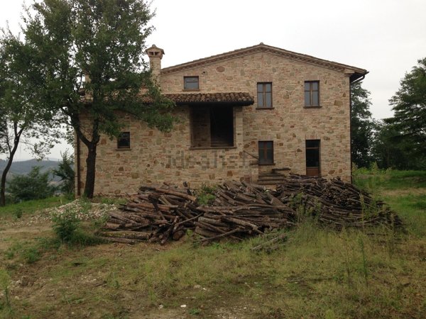 casa indipendente in vendita ad Urbino in zona Rancitella