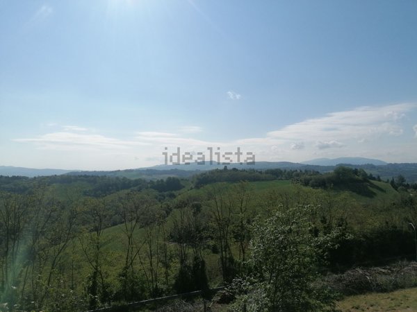 casa indipendente in vendita ad Urbino in zona Mazzaferro