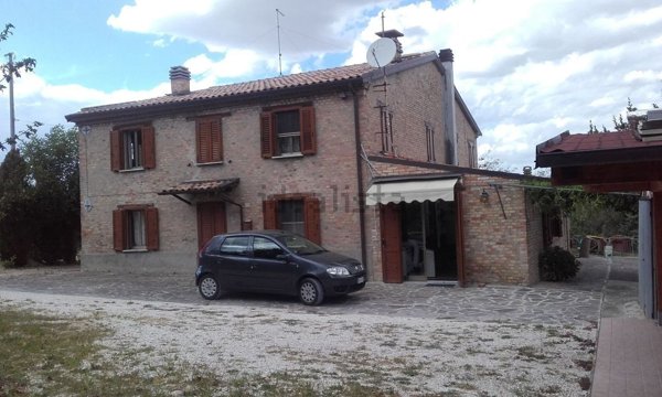 casa semindipendente in vendita ad Urbino in zona Montesoffio
