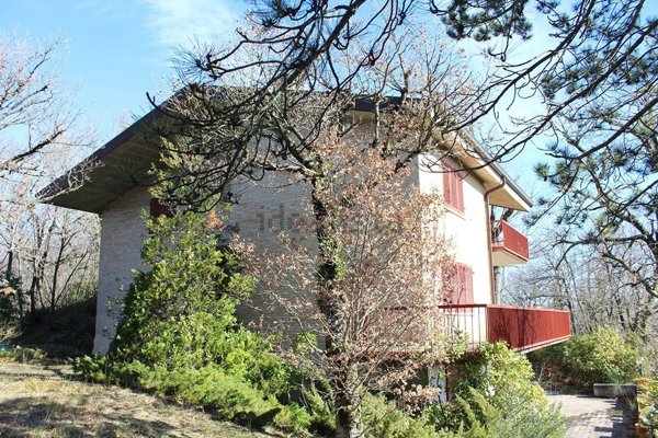 casa indipendente in vendita ad Urbino