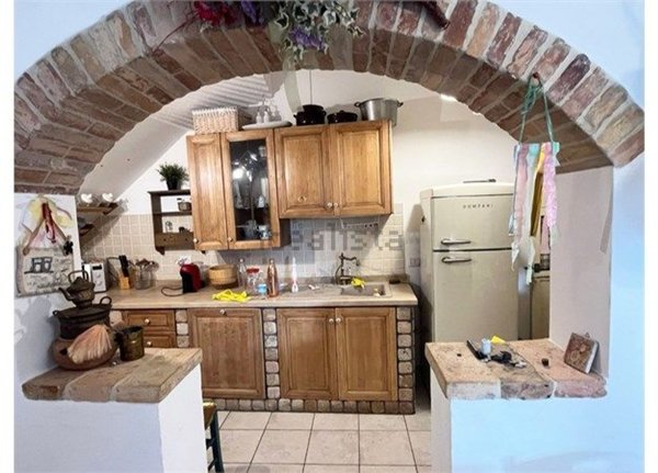 casa semindipendente in vendita ad Urbino in zona Ca' Mazzasette