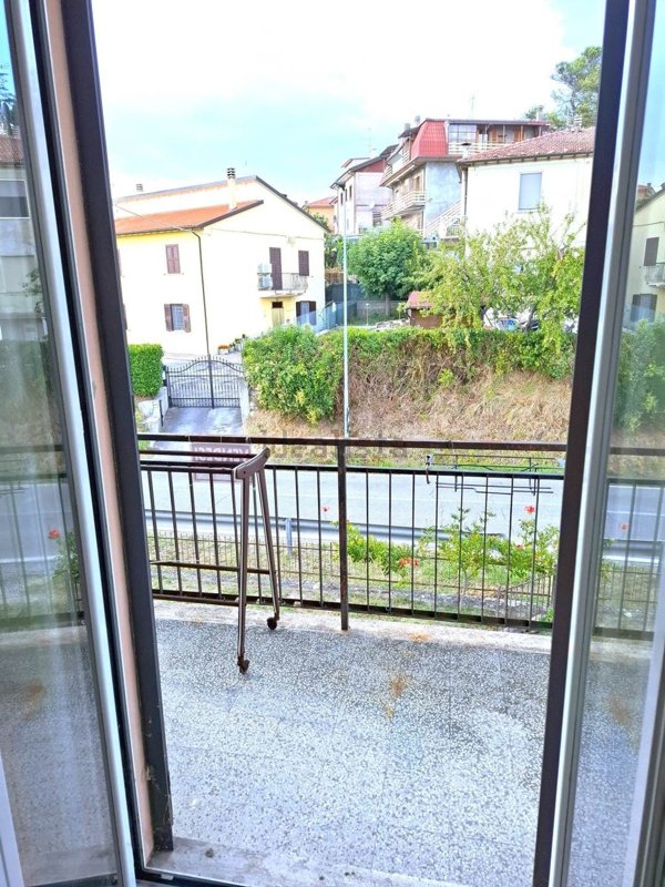 casa semindipendente in vendita ad Urbino in zona Mazzaferro