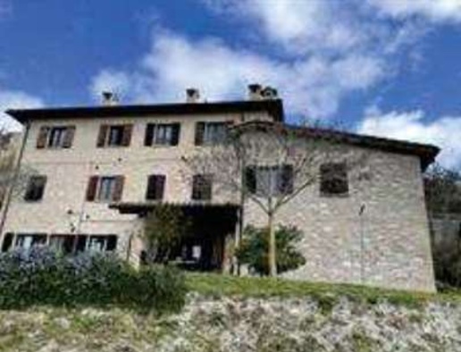 appartamento in vendita ad Urbino in zona Ii caldese