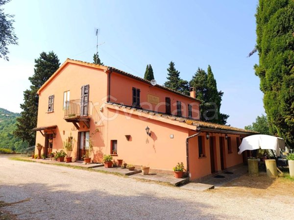 casa indipendente in vendita ad Urbino