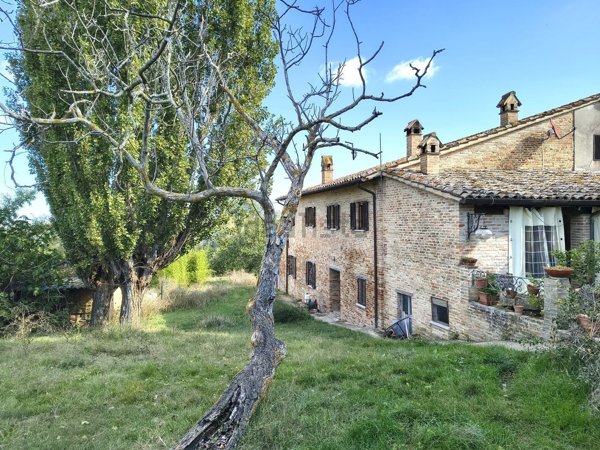casale in vendita ad Urbino in zona Pallino Secondo
