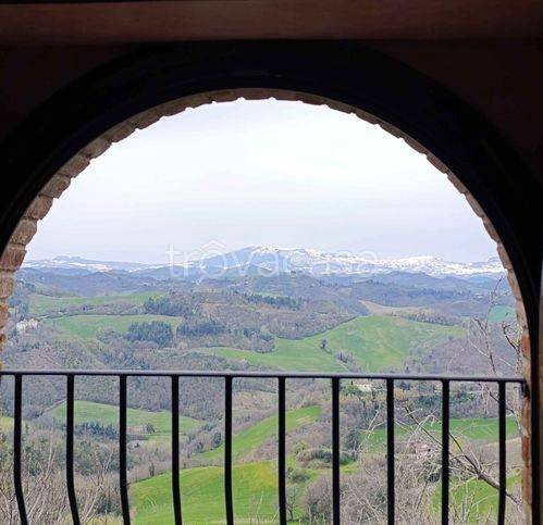 casale in vendita ad Urbino in zona Giardino della Galla