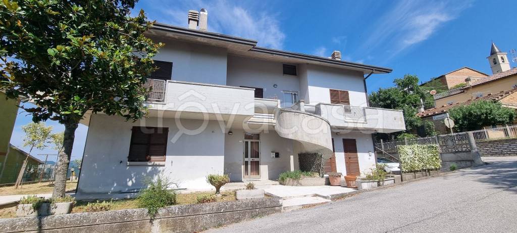 casa indipendente in vendita ad Urbino in zona Pieve di Cagna