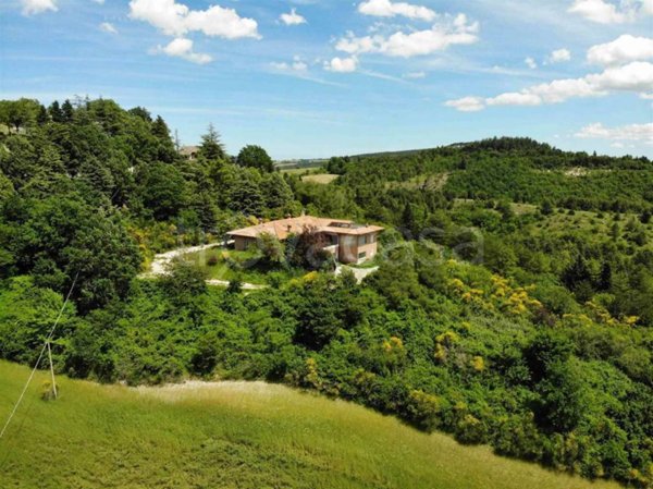 casa indipendente in vendita ad Urbino in zona Centro CittÃ 