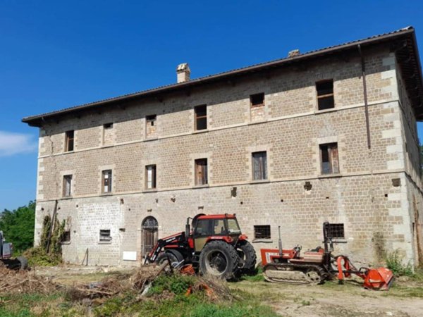 casa indipendente in vendita ad Urbino