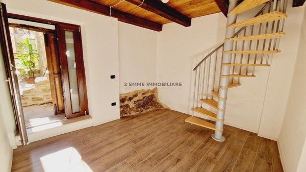 casa indipendente in vendita ad Urbino