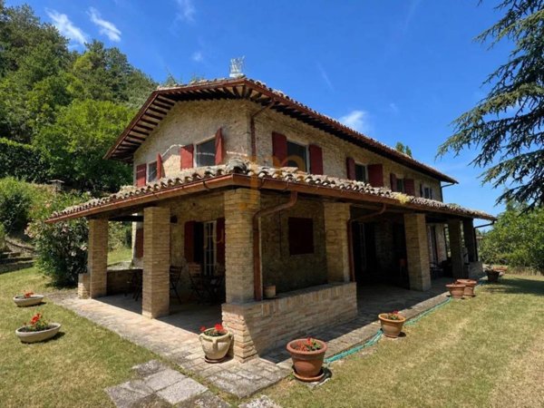 casa indipendente in vendita ad Urbino