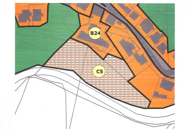 terreno edificabile in vendita ad Urbino in zona Gadana