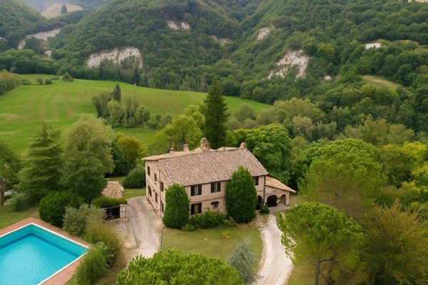 casa indipendente in vendita ad Urbino in zona Miniera