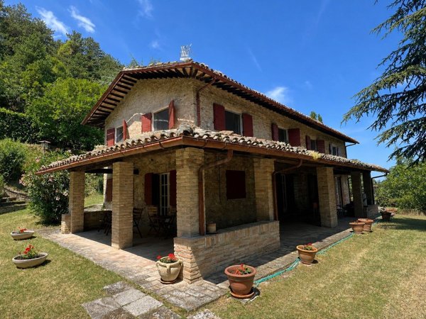 casale in vendita ad Urbino in zona Centro CittÃ 