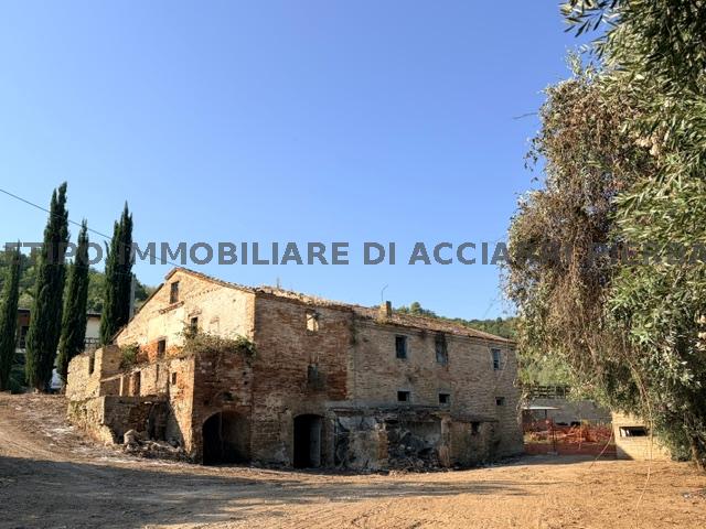 casa indipendente in vendita ad Urbino in zona Montesoffio