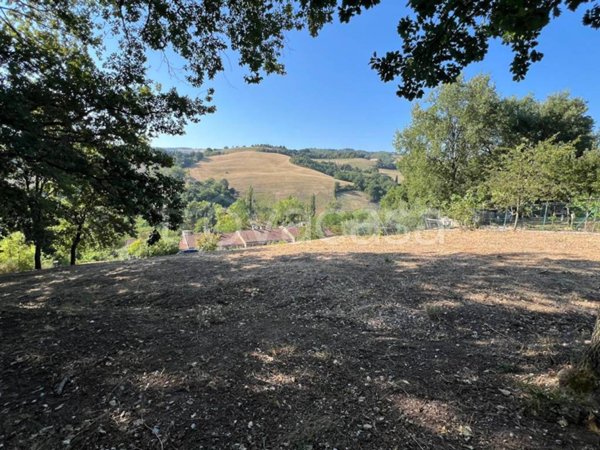 terreno in vendita ad Urbino in zona Trasanni