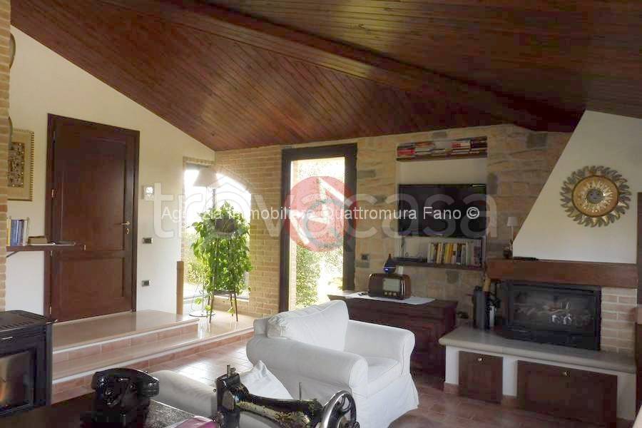 casa indipendente in vendita ad Urbino in zona La Torre