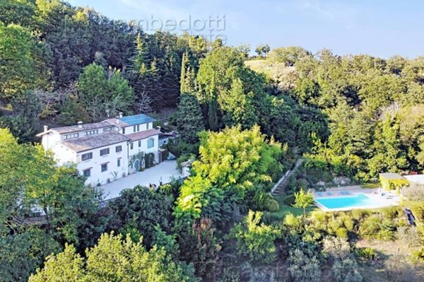 casa indipendente in vendita ad Urbino in zona Giardino della Galla