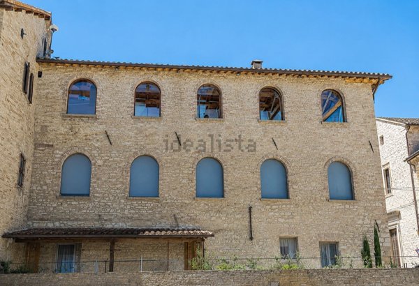casa indipendente in vendita ad Urbino in zona Centro CittÃ 