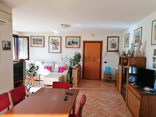 appartamento in vendita ad Urbino in zona Gadana