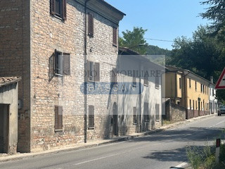 casa indipendente in vendita ad Urbino in zona San Marino di Urbino