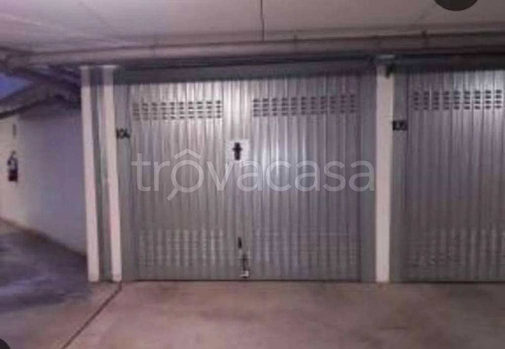 box auto in vendita ad Urbino