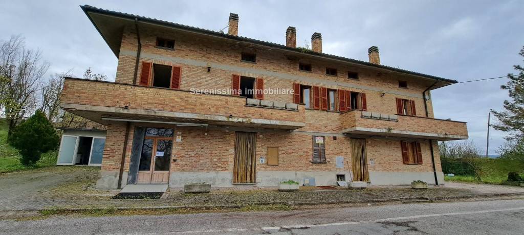 casa indipendente in vendita ad Urbino
