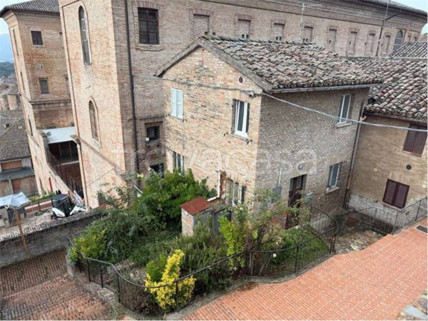 appartamento in vendita ad Urbino in zona Centro CittÃ 