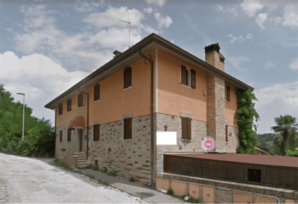 appartamento in vendita ad Urbino in zona Gadana