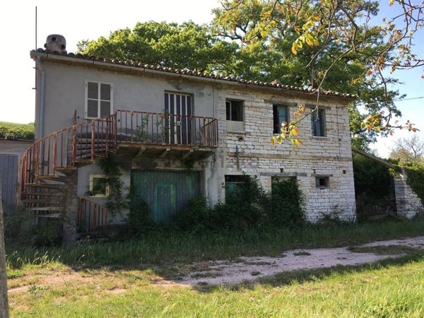 casale in vendita ad Urbino in zona La Torre
