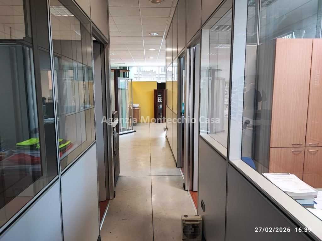 locale commerciale in vendita ad Urbino in zona Centro CittÃ 