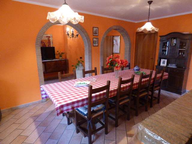 casa indipendente in vendita a Vallefoglia in zona Montecchio