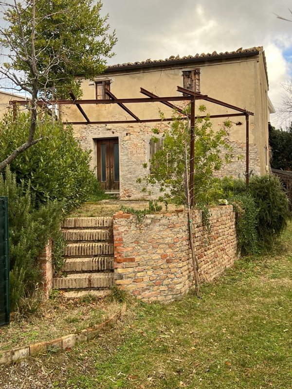 casa indipendente in vendita a Vallefoglia