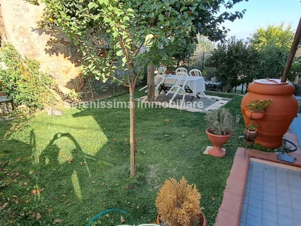 appartamento in vendita a Vallefoglia in zona Montecchio