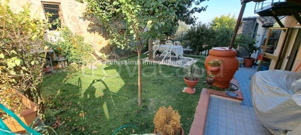 appartamento in vendita a Vallefoglia in zona Montecchio