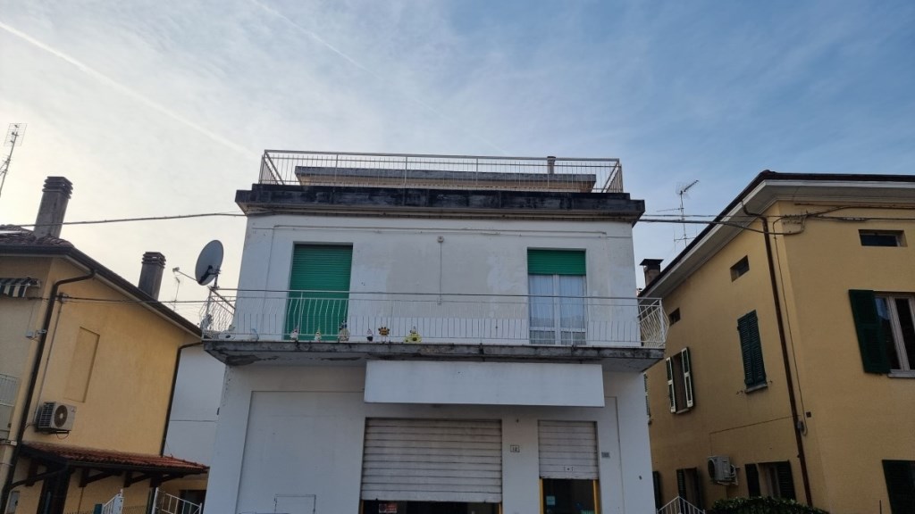appartamento in vendita a Vallefoglia in zona Montecchio