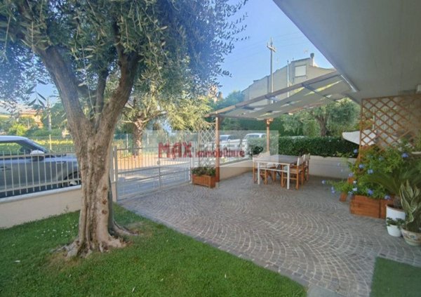 casa indipendente in vendita a Vallefoglia in zona Bottega