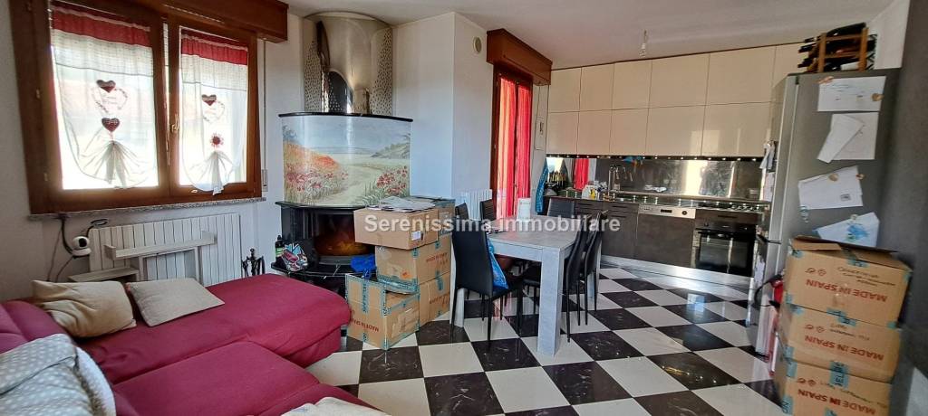 appartamento in vendita a Vallefoglia in zona Montecchio
