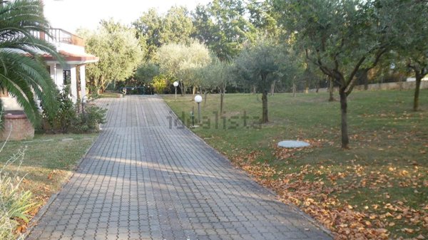 casa indipendente in vendita a Vallefoglia in zona Colbordolo