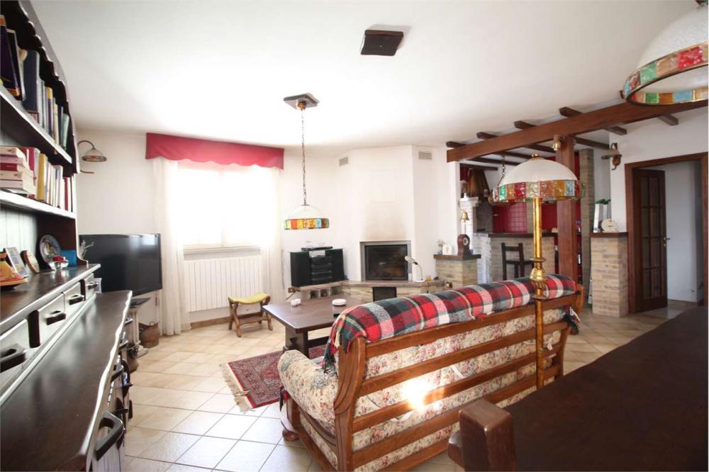 villa in vendita a Vallefoglia